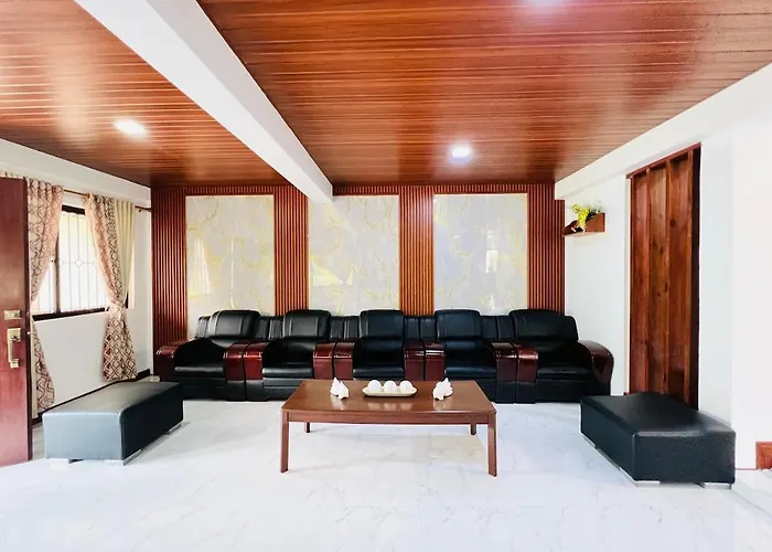 Villa 4 Bedroom 3 T And B House Near Srp And Starmall With 2 Parking Space