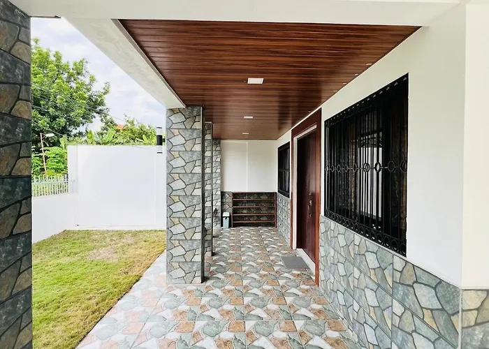4 Bedroom 3 T And B House Near Srp And Starmall With 2 Parking Space * Talisay (Cebu)