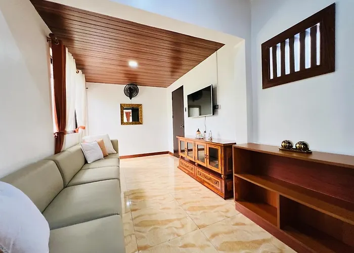 4 Bedroom 3 T And B House Near Srp And Starmall With 2 Parking Space Villa *